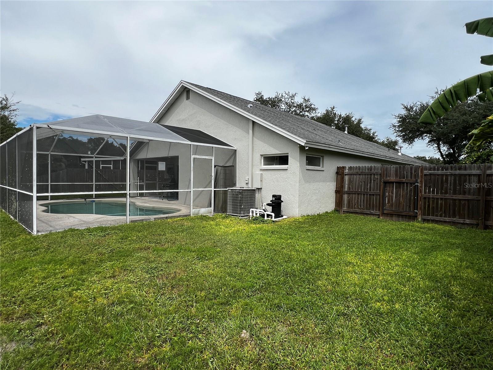 27606 Sky Lake Cir Property Photo 8