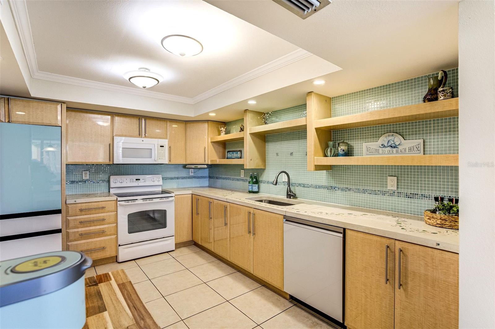 17920 Gulf Blvd #102 Property Photo 6