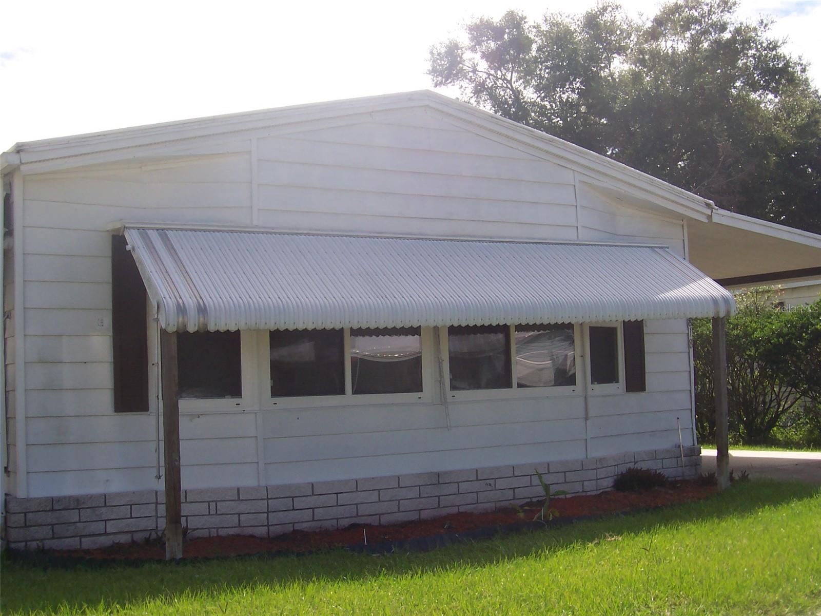 TB8553876 Property Photo 1