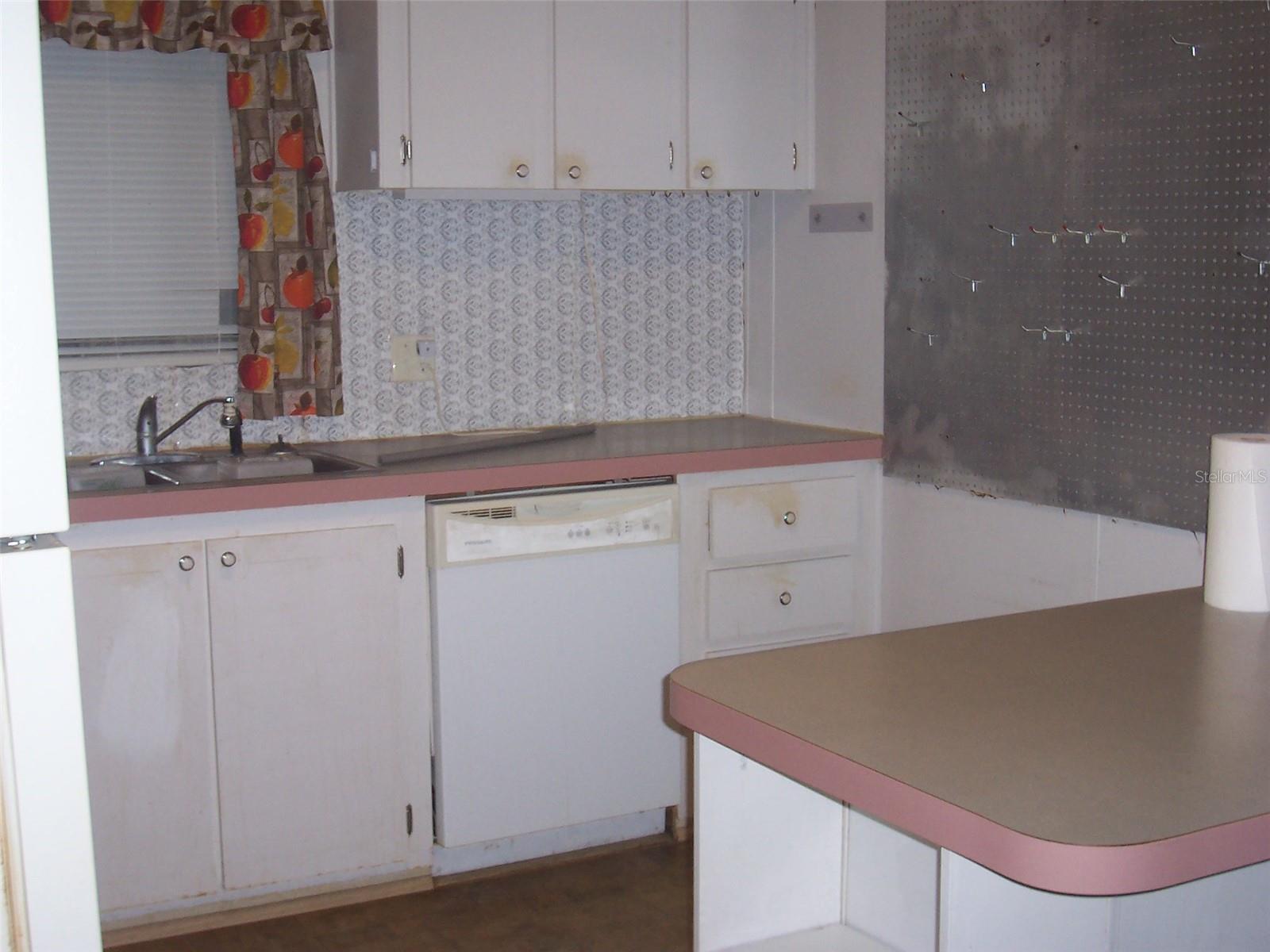 TB8553876 Property Photo 8