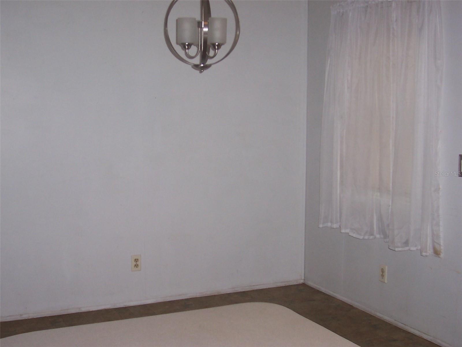 TB8553876 Property Photo 12