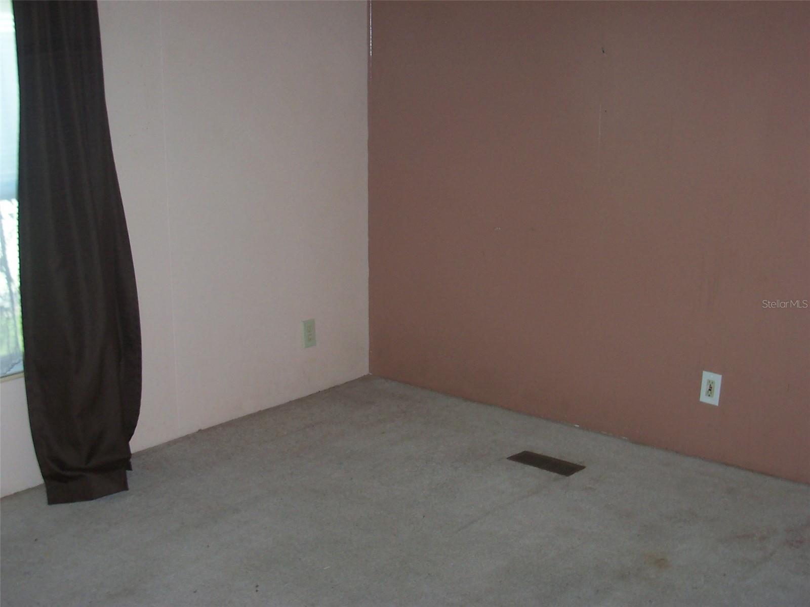TB8553876 Property Photo 13