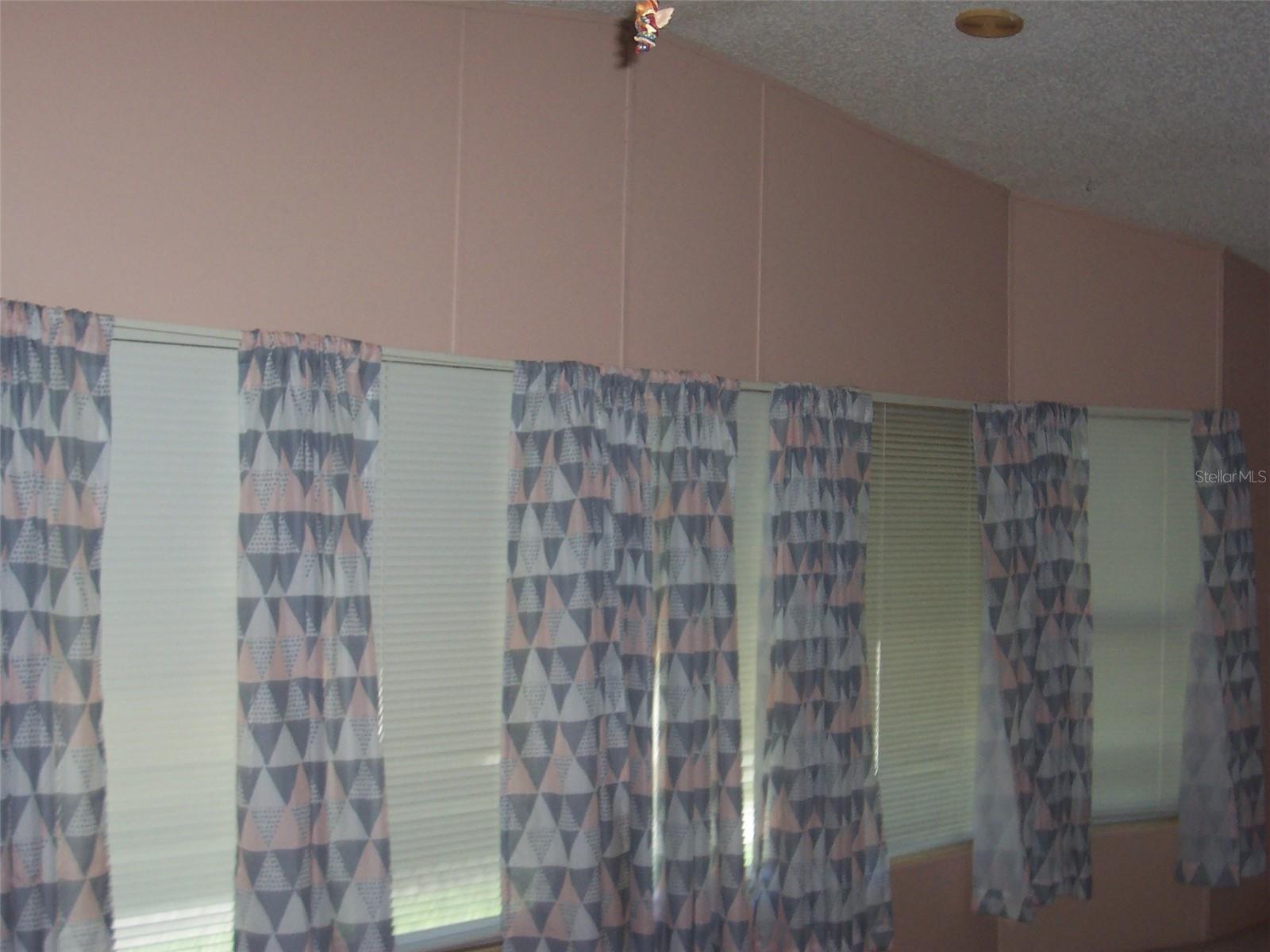 TB8553876 Property Photo 18
