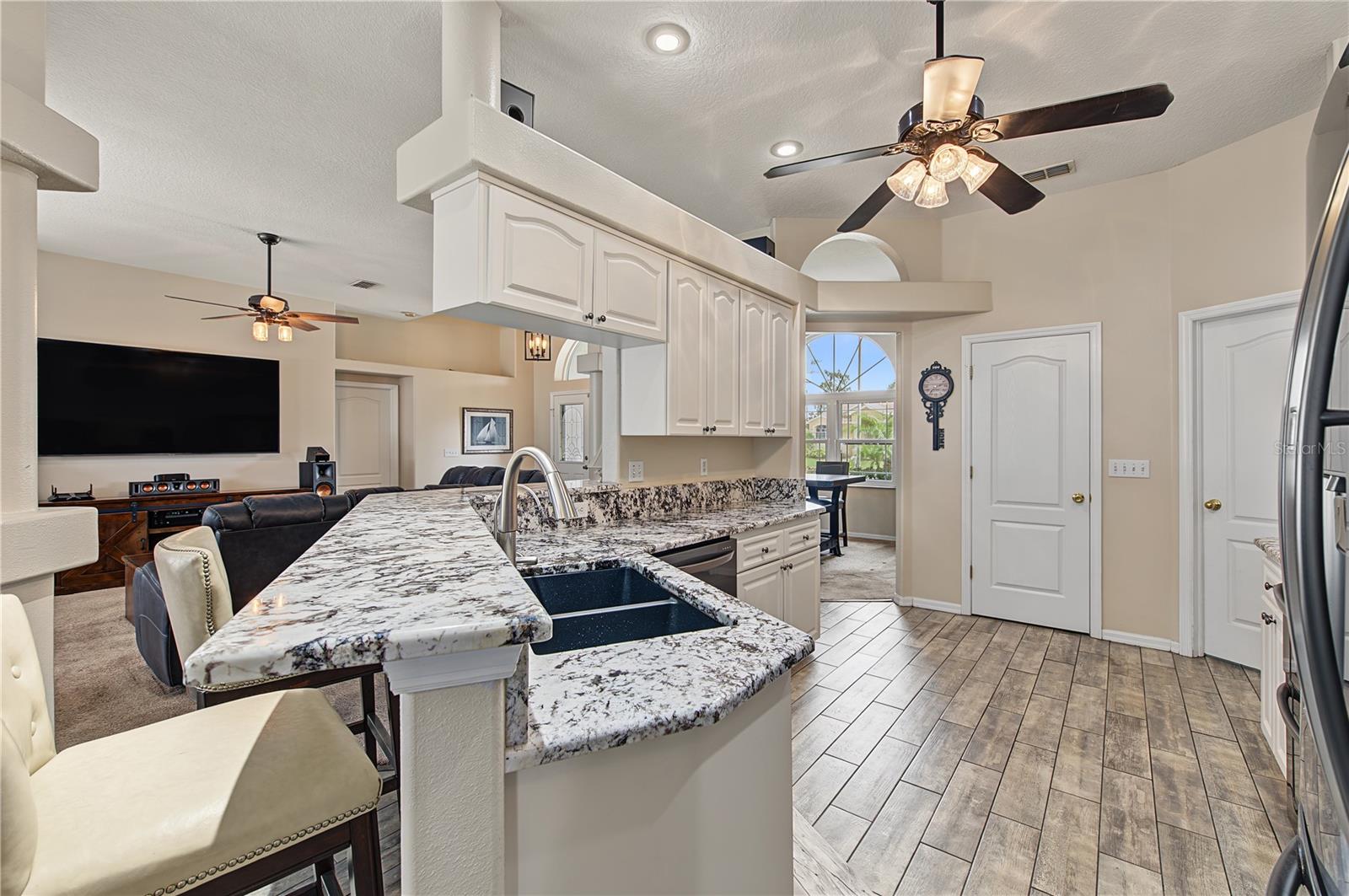 24415 Rolling View Ct Property Photo 7