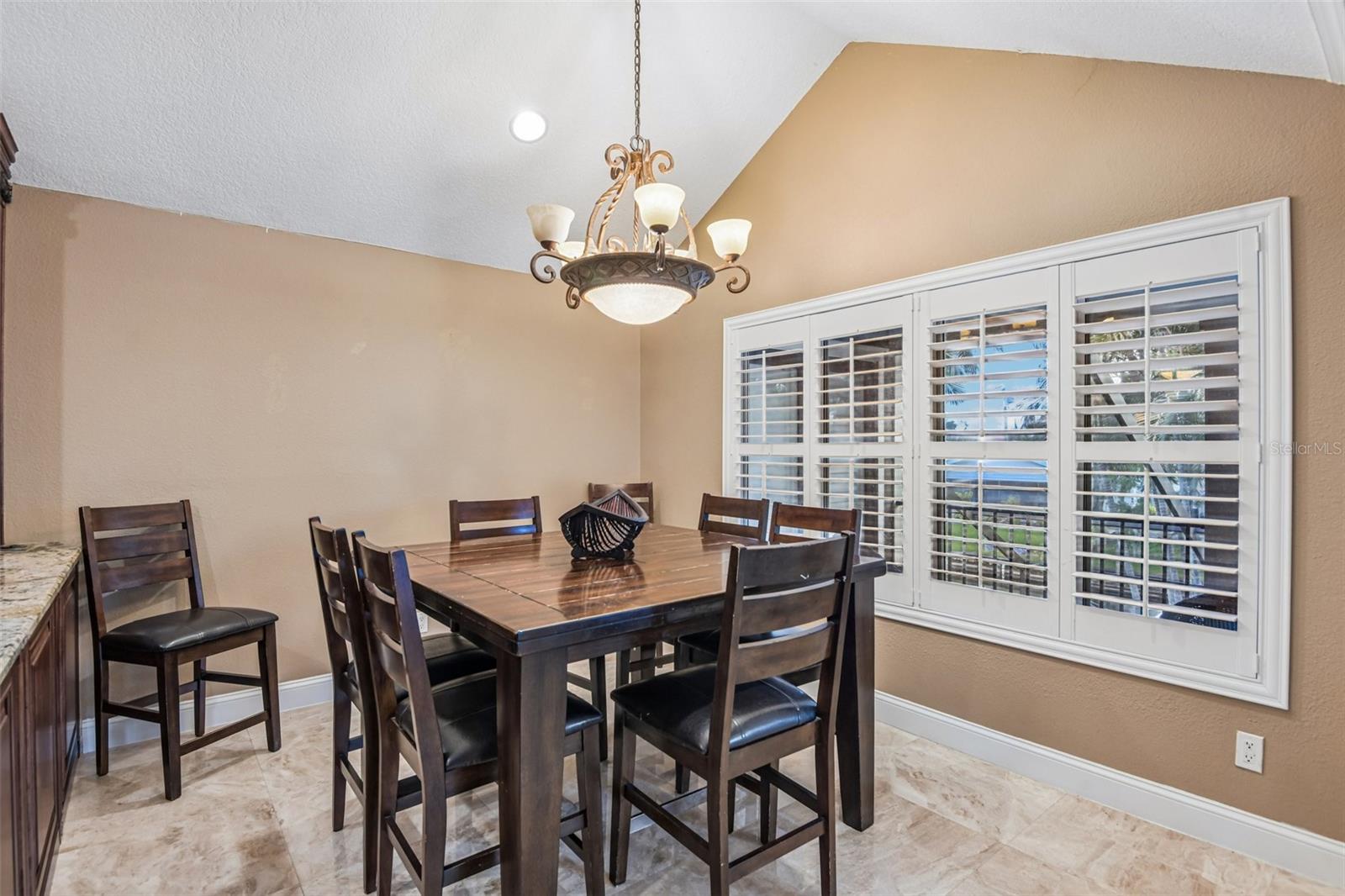 3157 N Canal Dr Property Photo 13