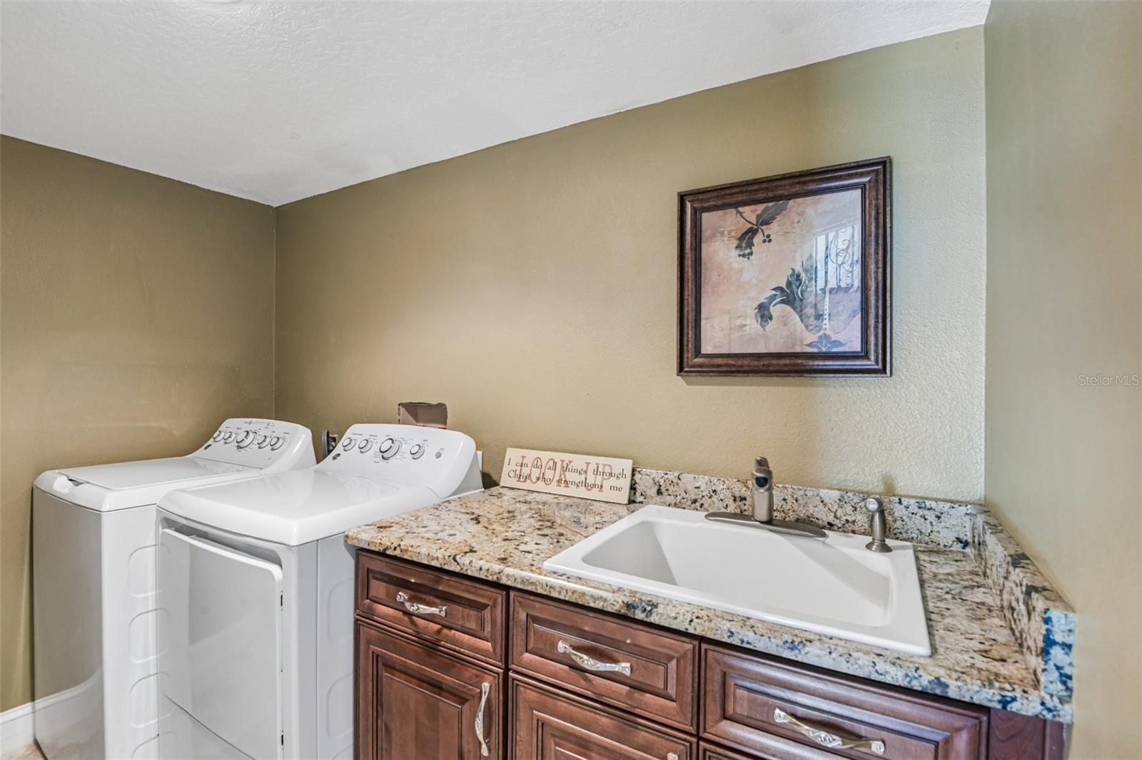 3157 N Canal Dr Property Photo 21