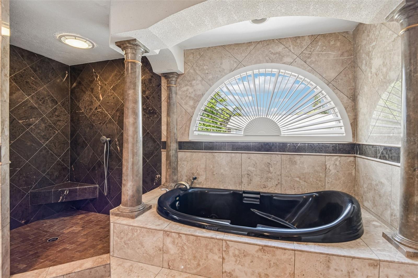 3157 N Canal Dr Property Photo 23