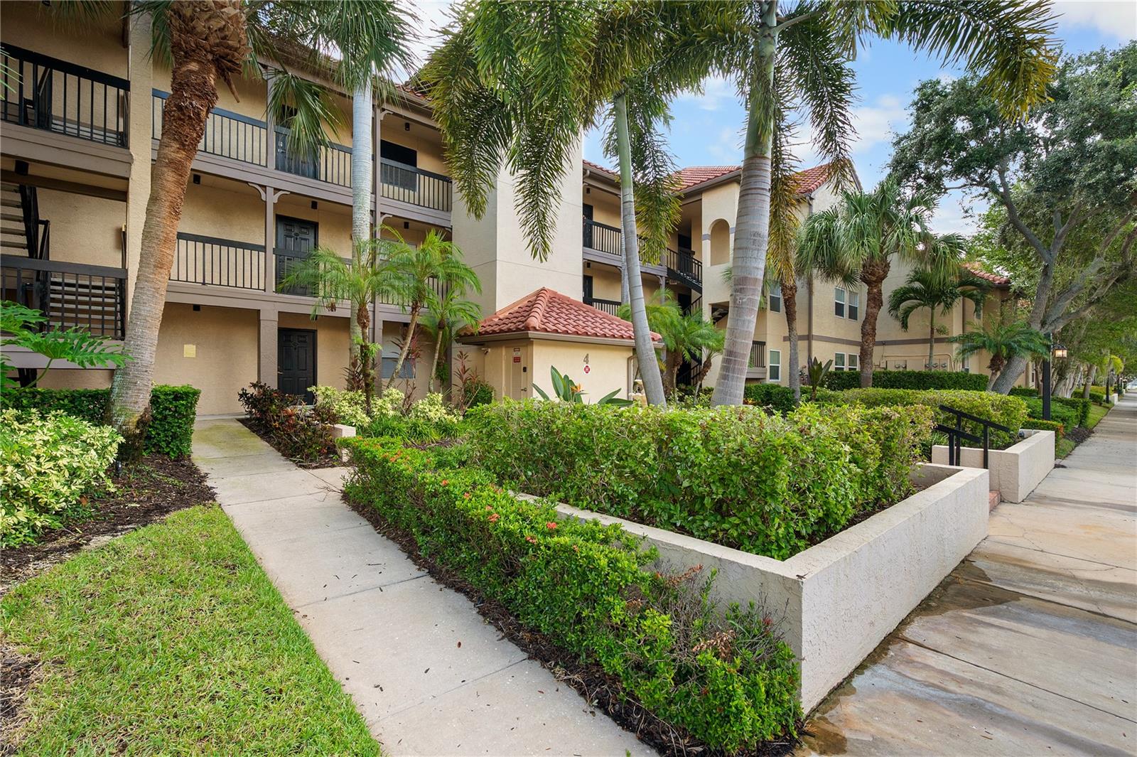 2400 Feather Sound Dr #425 Property Photo 37
