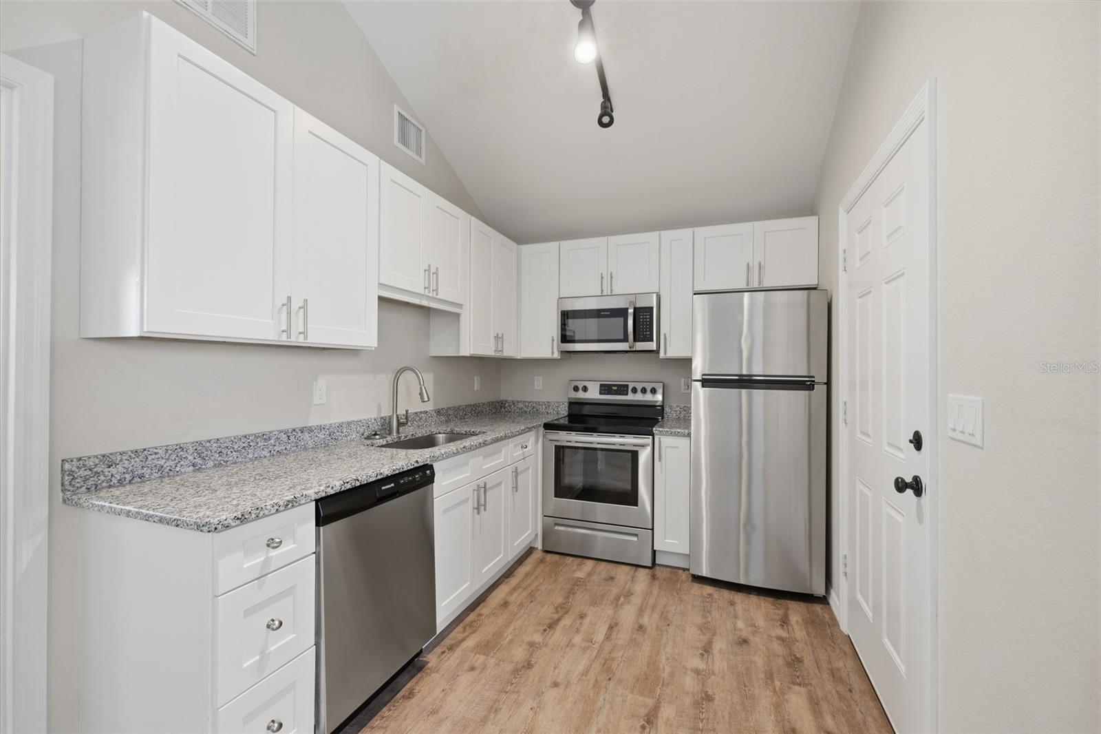 1264 Pierce St Property Photo 35