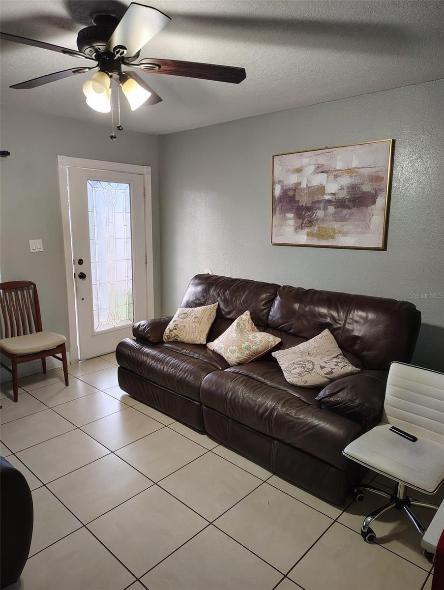 6913 Blossom Ave Property Photo 3