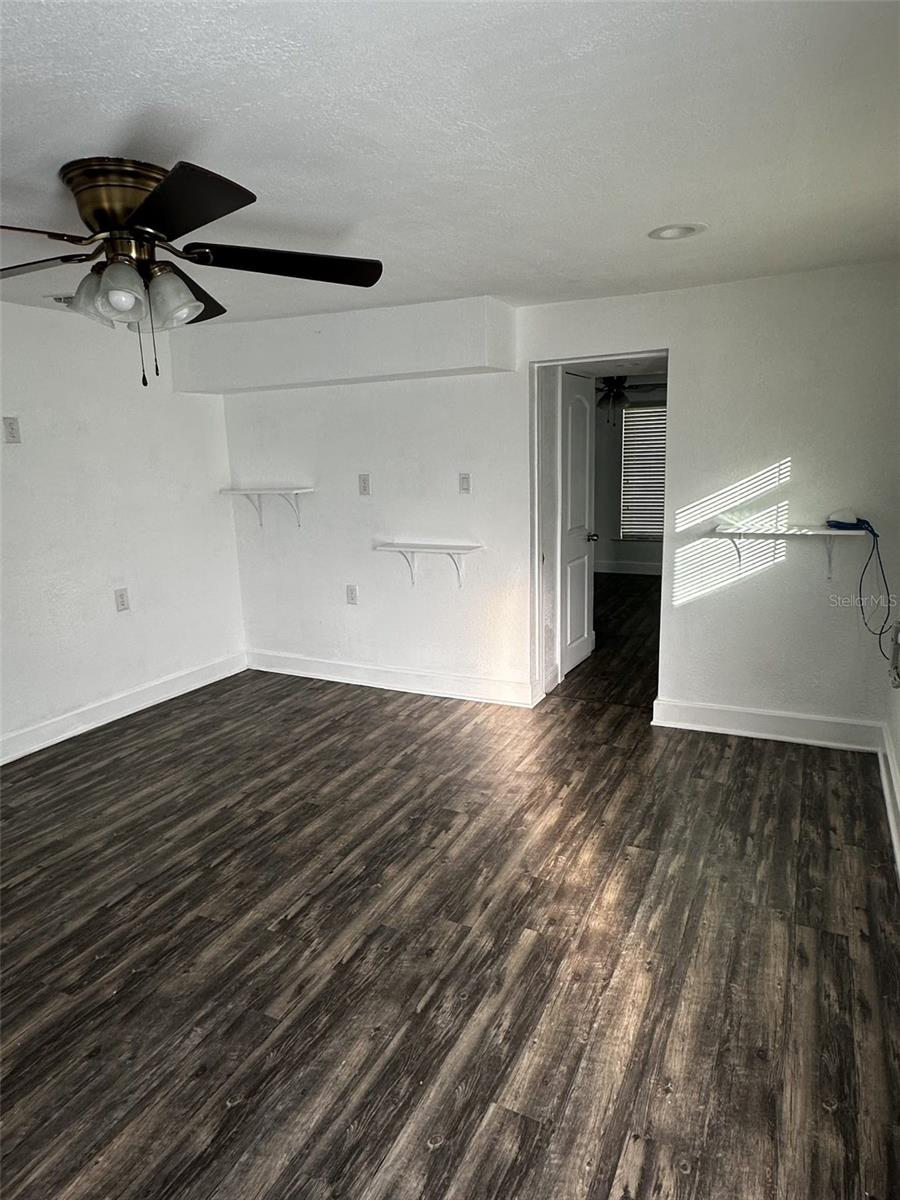6913 Blossom Ave Property Photo 12