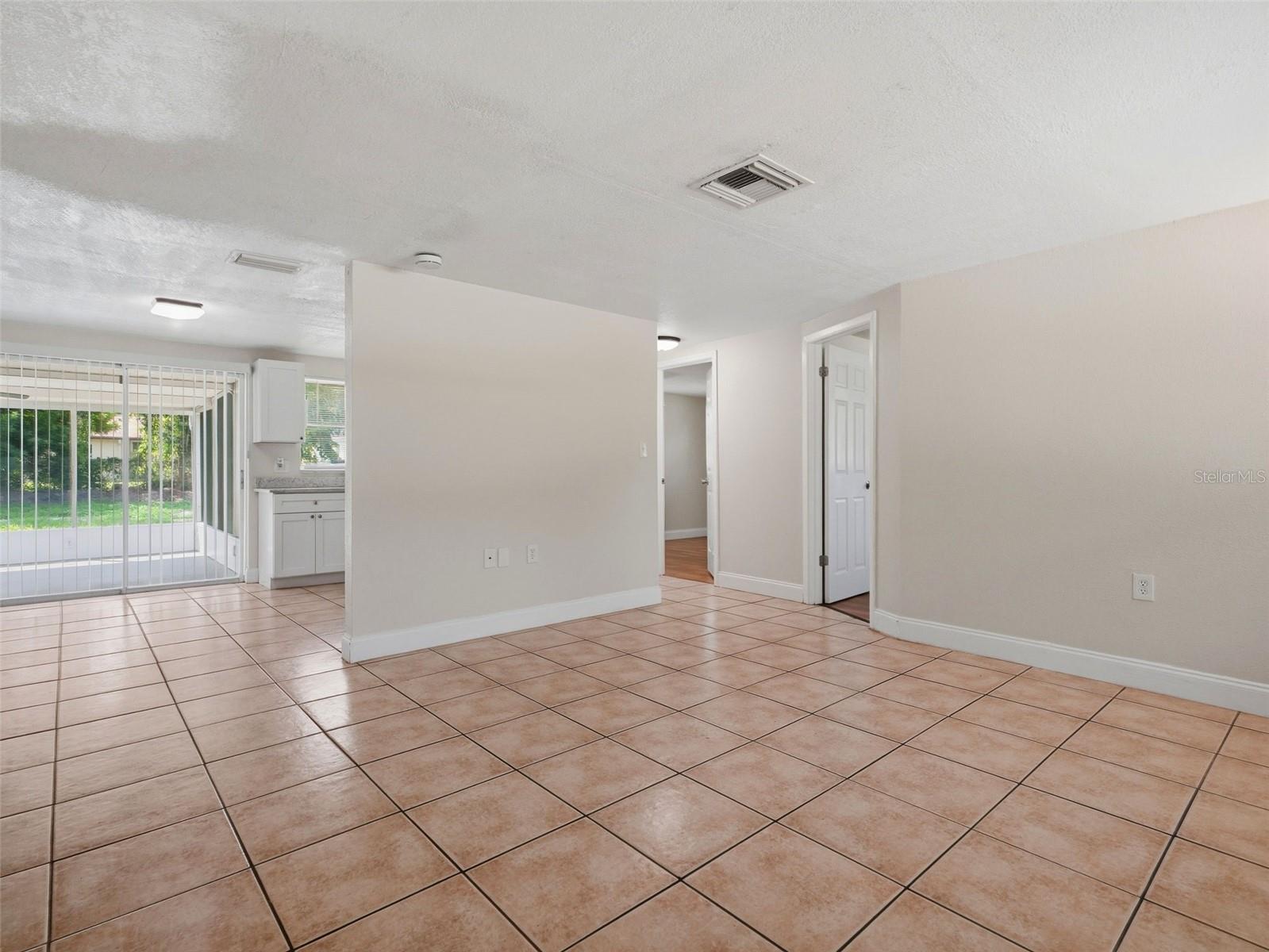 7908 Butler Ave Property Photo 3