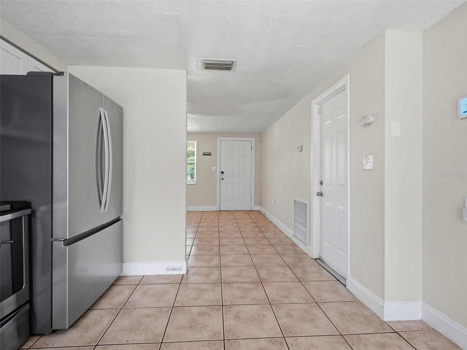 7908 Butler Ave Property Photo 12