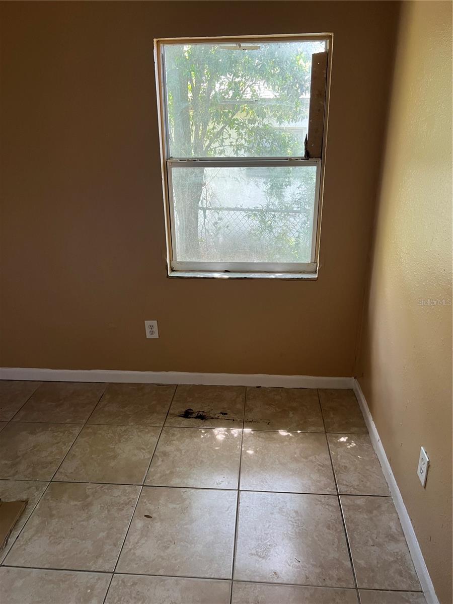 8513 N 15th St #b Property Photo 7
