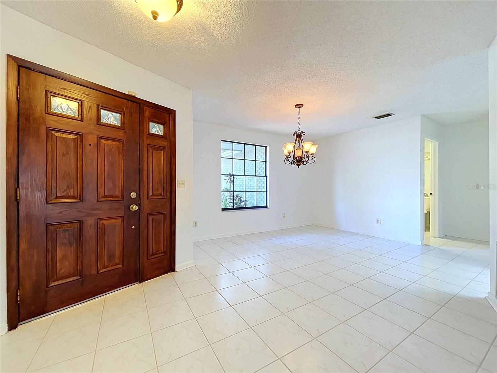1413 Windjammer Loop Property Photo 8