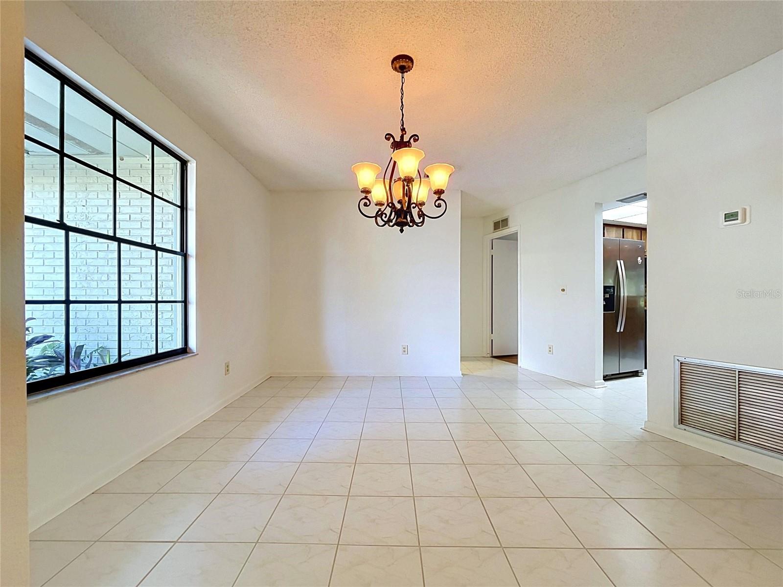 1413 Windjammer Loop Property Photo 10