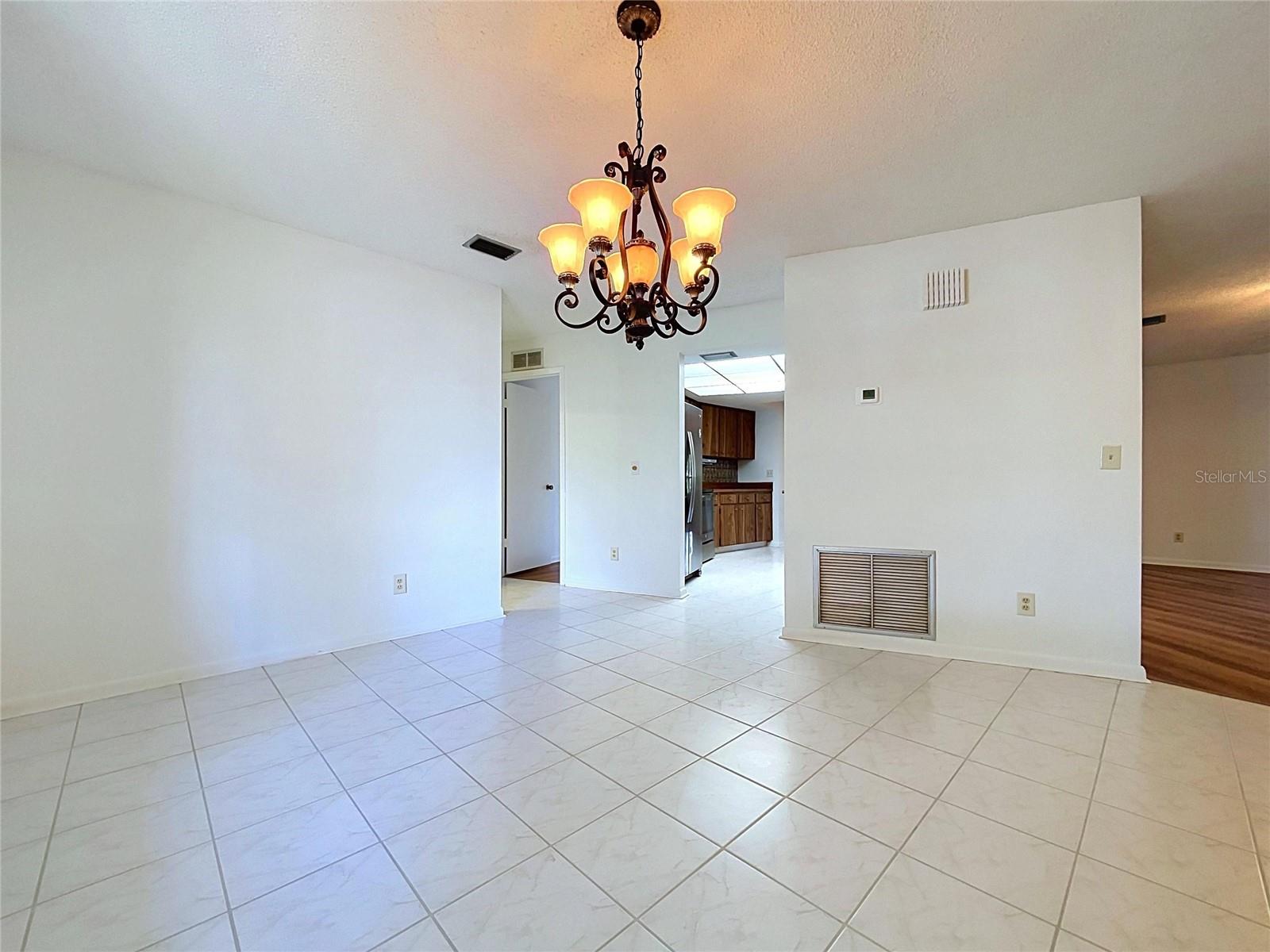 1413 Windjammer Loop Property Photo 11