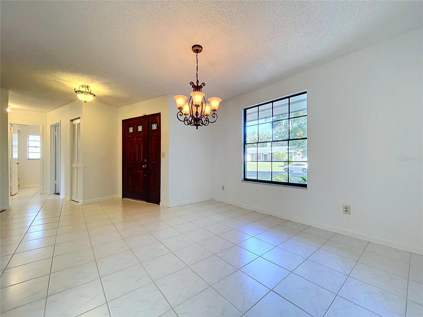 1413 Windjammer Loop Property Photo 12