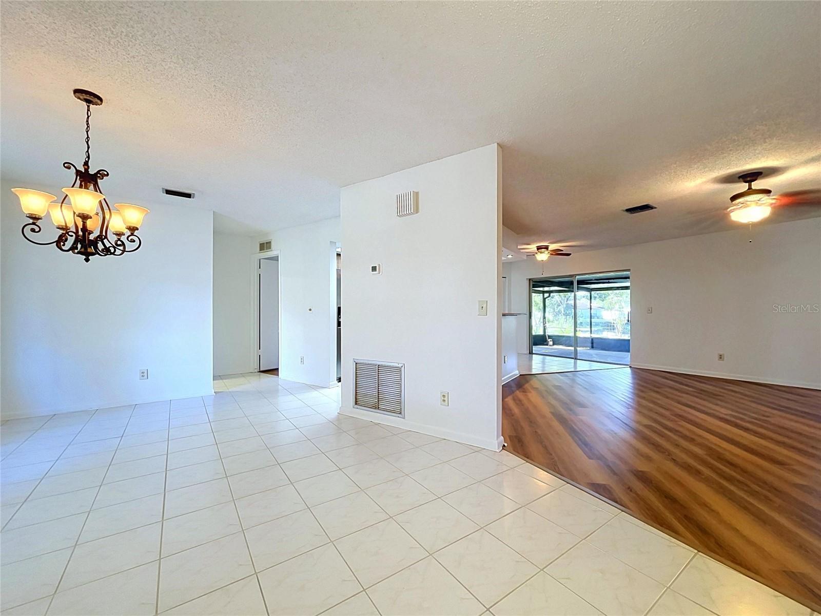1413 Windjammer Loop Property Photo 13