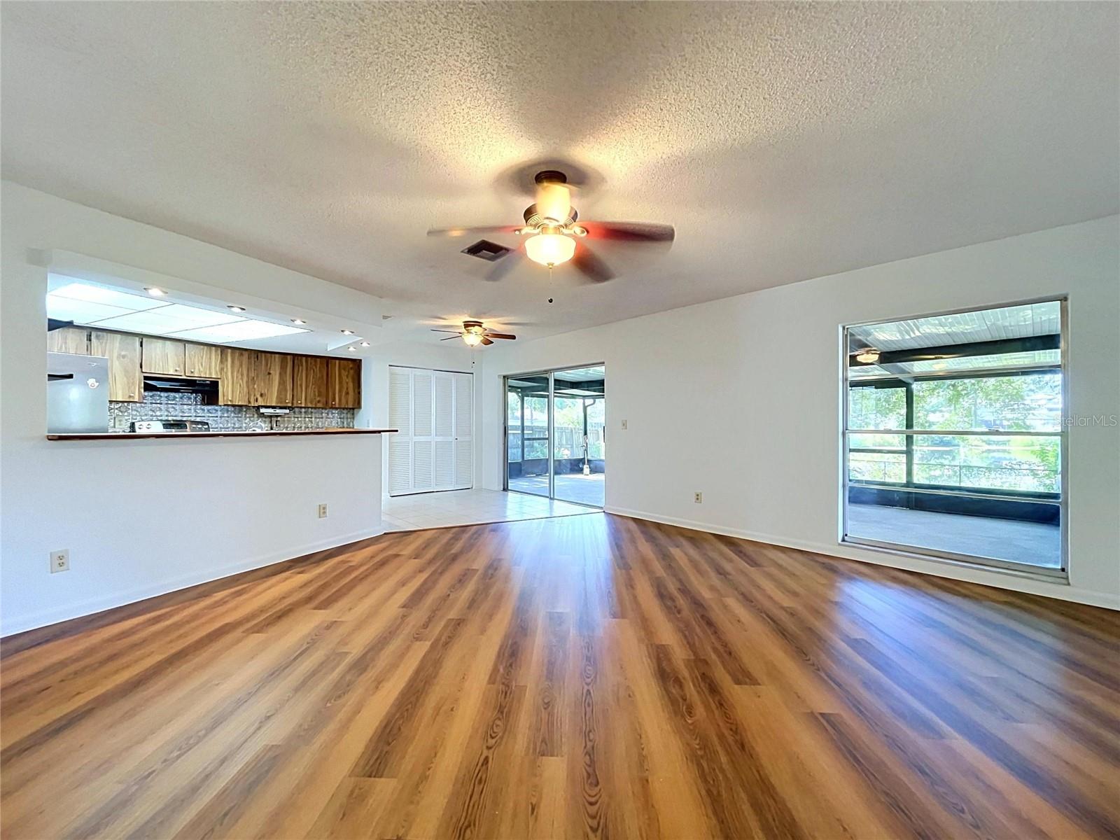 1413 Windjammer Loop Property Photo 14