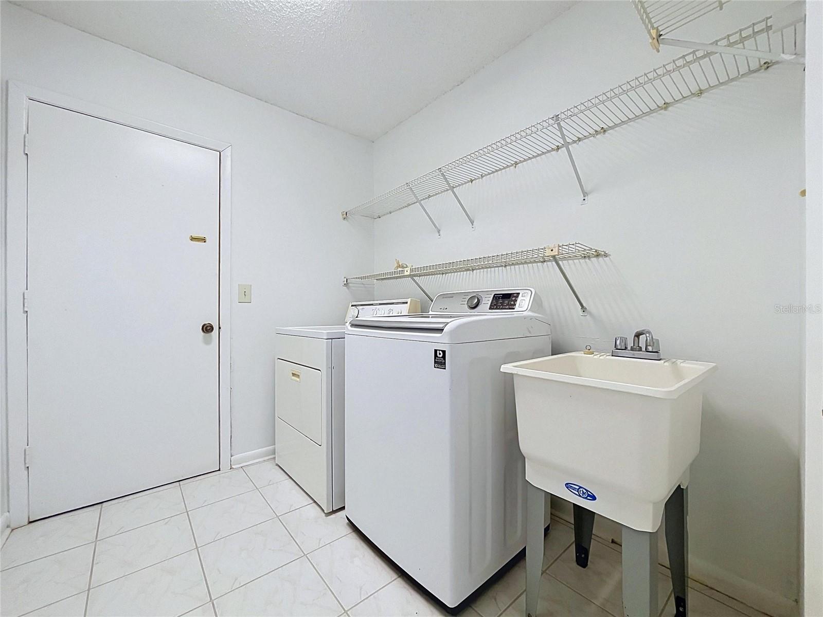 1413 Windjammer Loop Property Photo 37