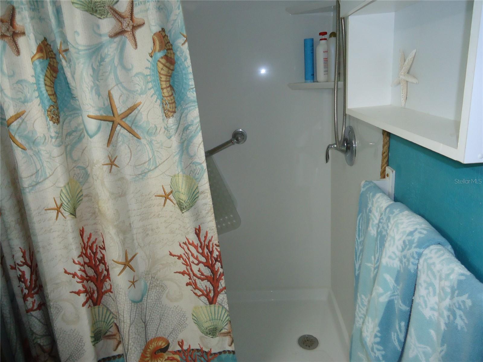 4550 Cove Cir #605 Property Photo 4