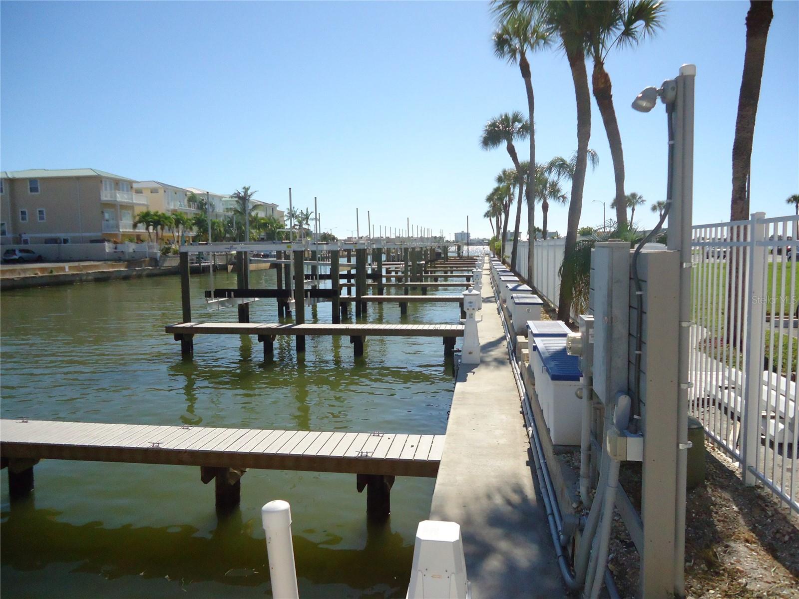 4550 Cove Cir #605 Property Photo 10