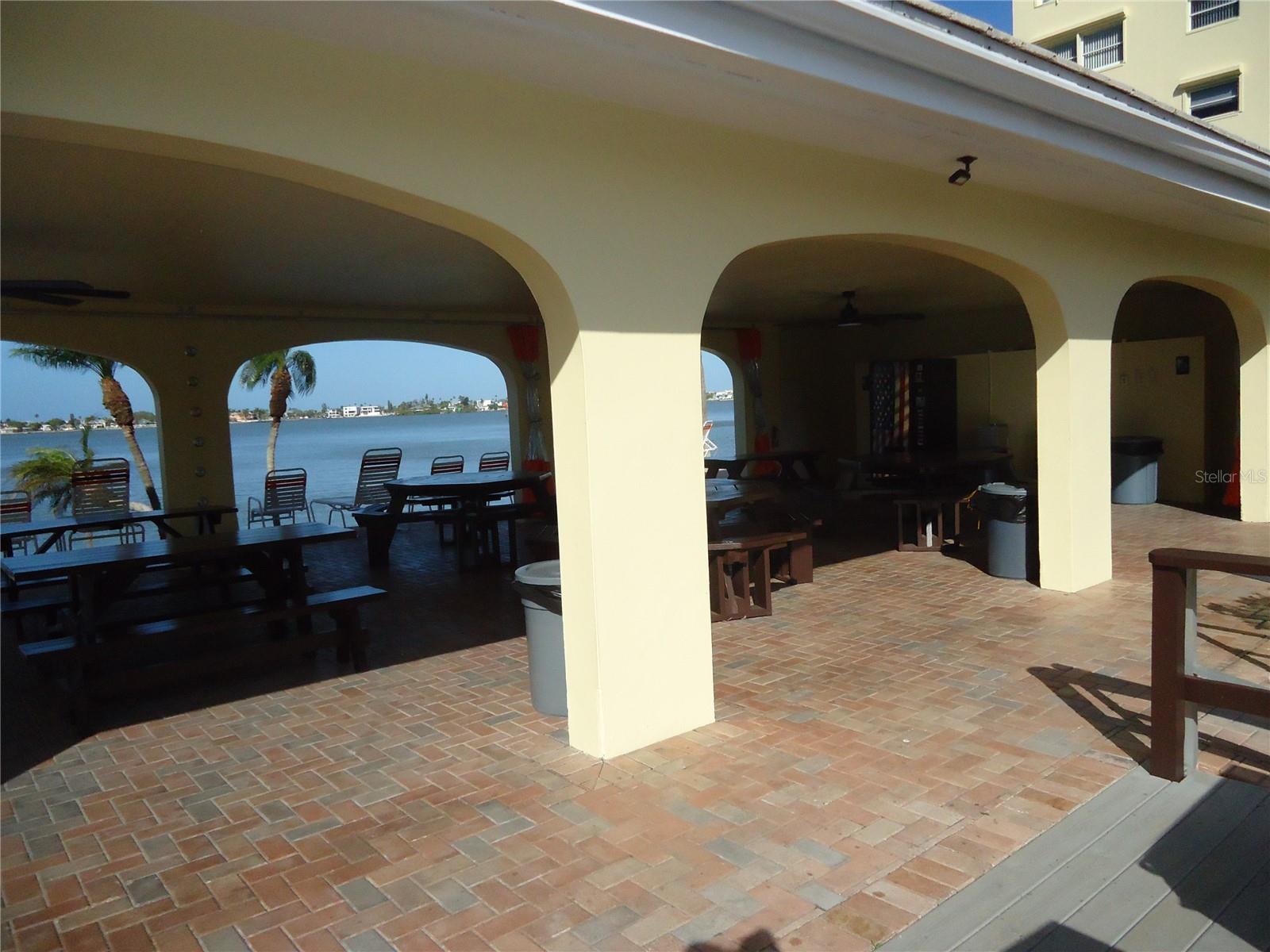 4550 Cove Cir #605 Property Photo 15
