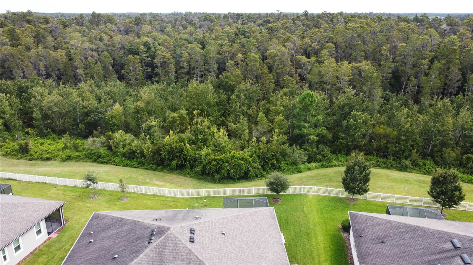 19357 Hawk Valley Dr Property Photo 3