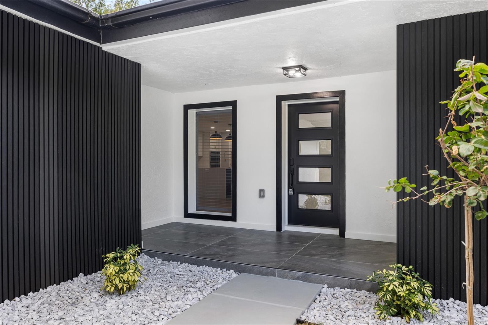 2306 S San Jose Cir Property Photo 4