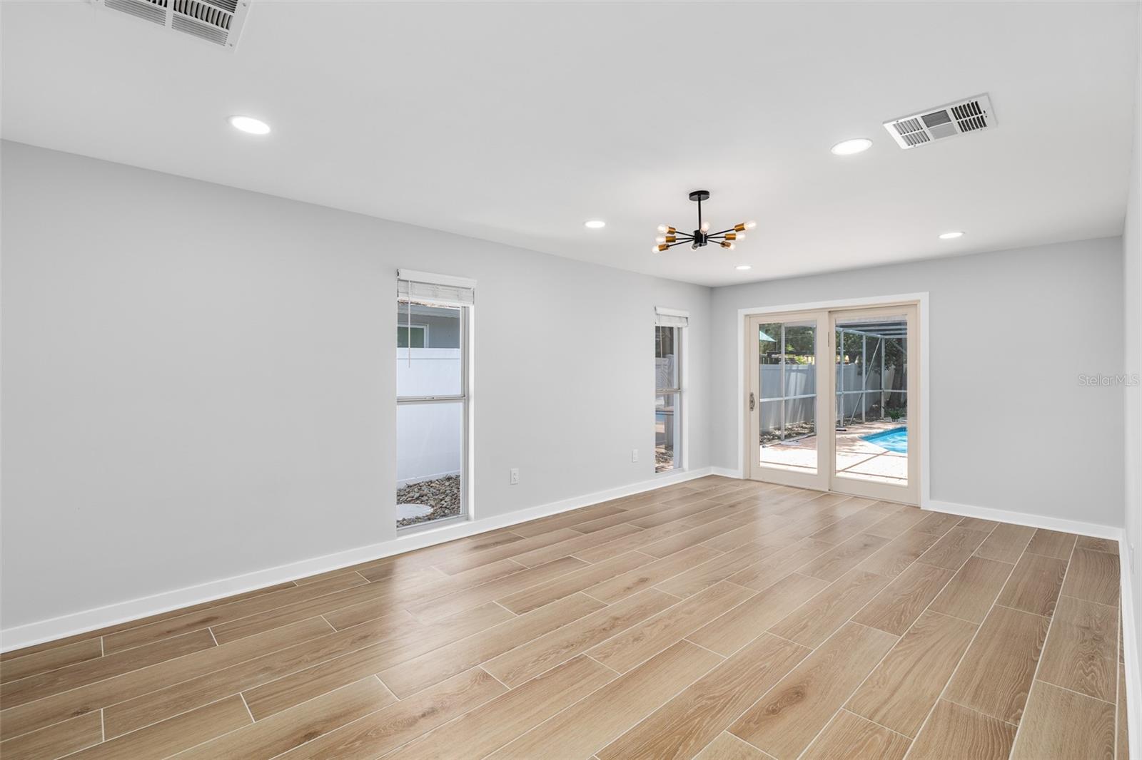 2306 S San Jose Cir Property Photo 18