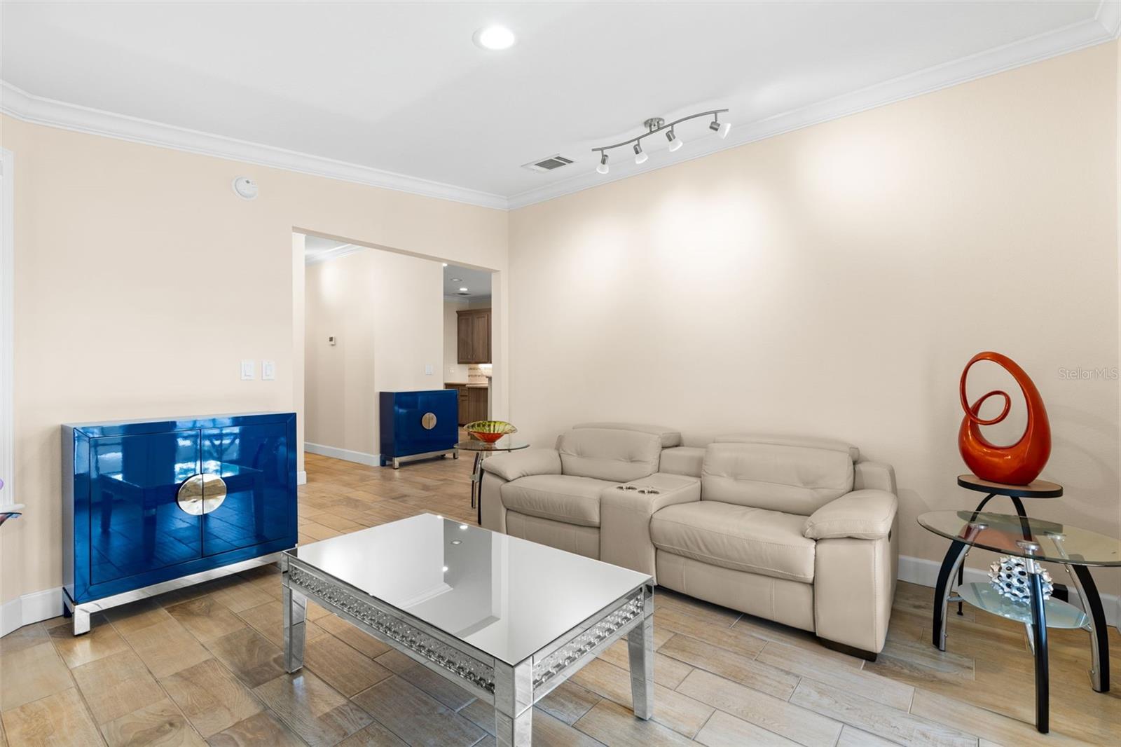 7300 Americana Dr Ne #143 Property Photo 6