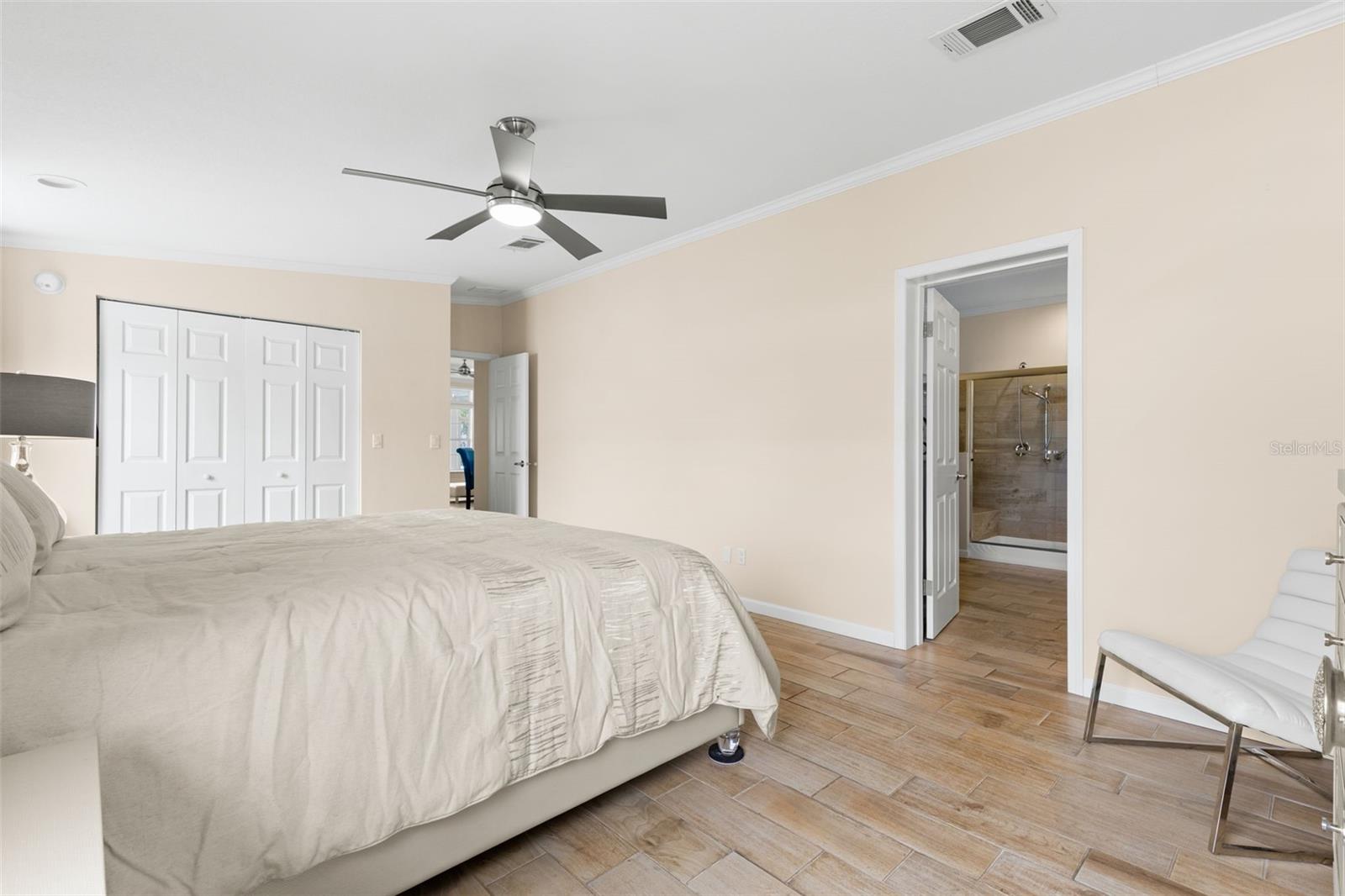 7300 Americana Dr Ne #143 Property Photo 26