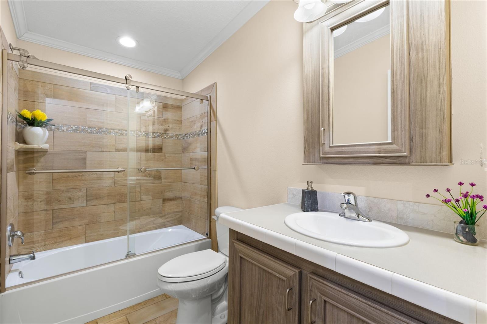 7300 Americana Dr Ne #143 Property Photo 31