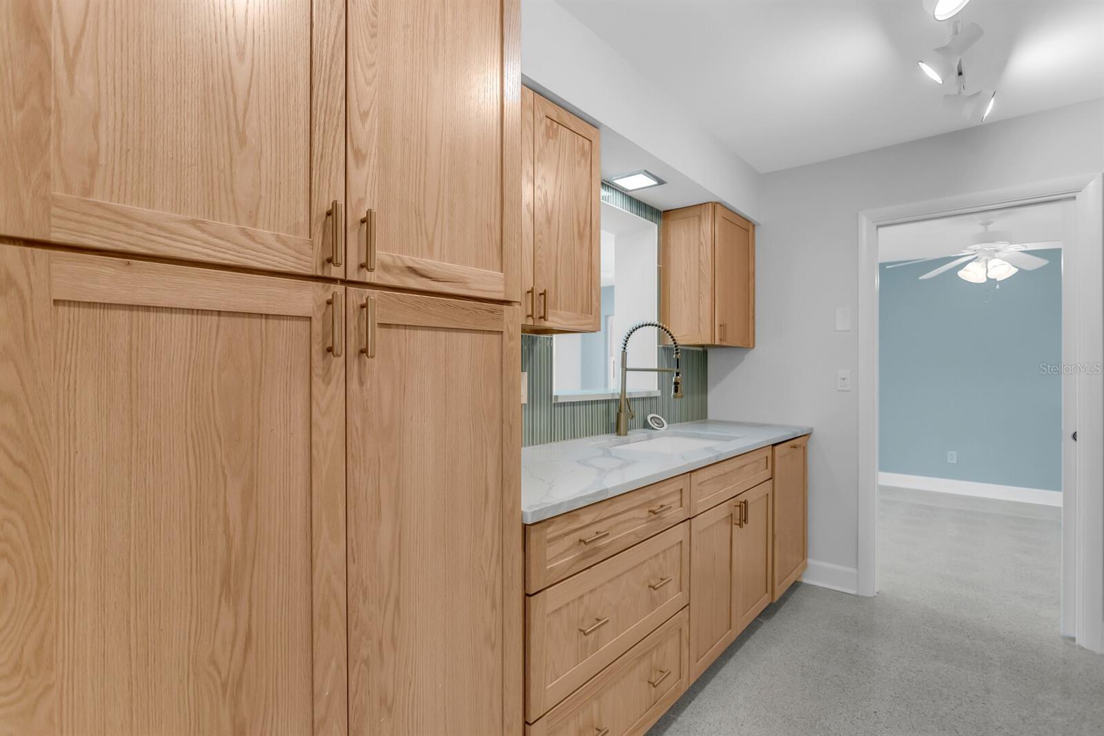 88 New Jersey Dr Property Photo 11