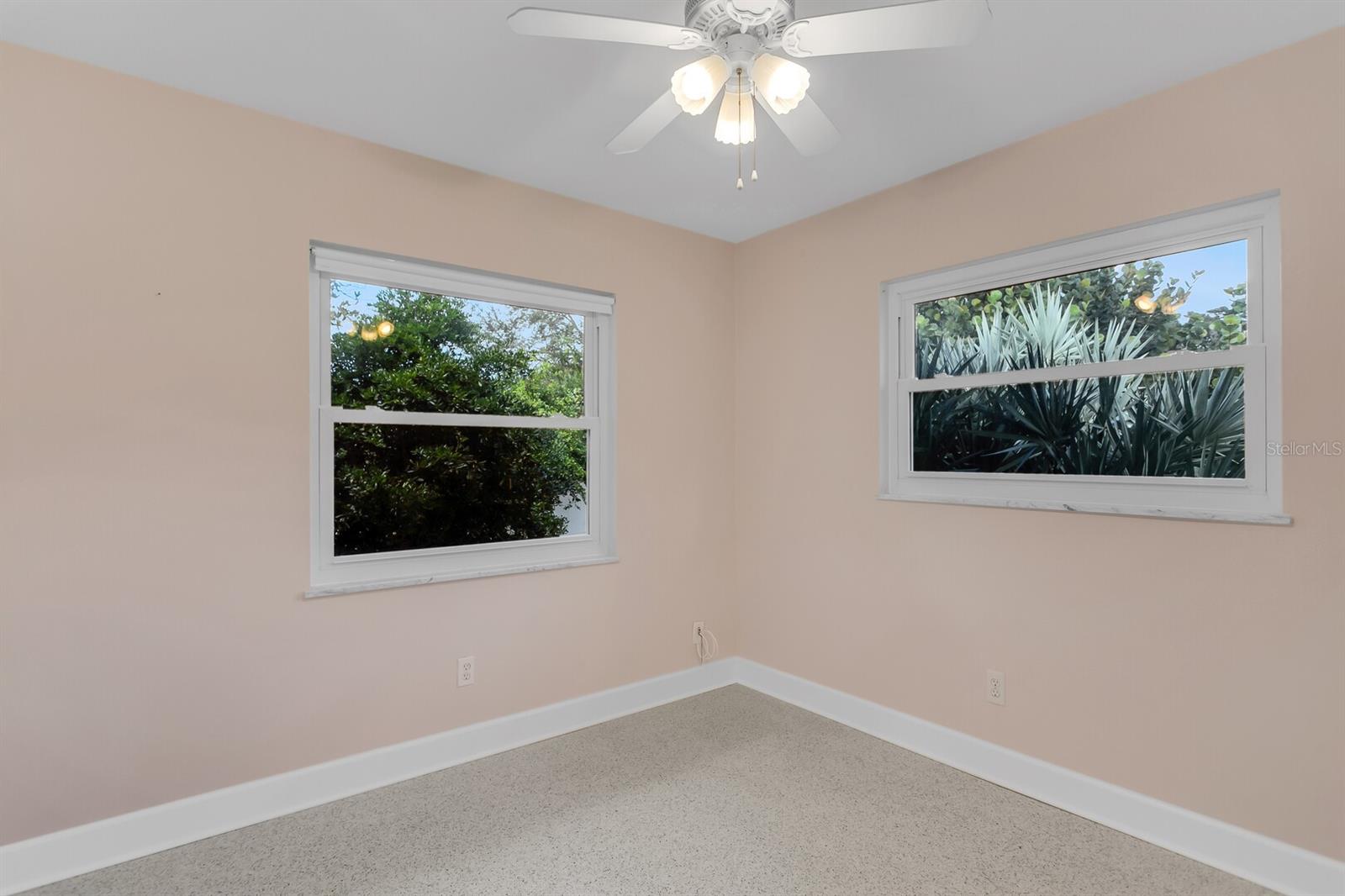88 New Jersey Dr Property Photo 24