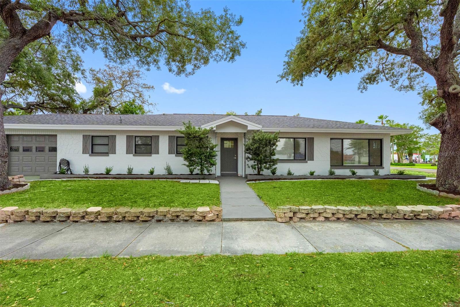 1005 Apache Trl Property Photo 3