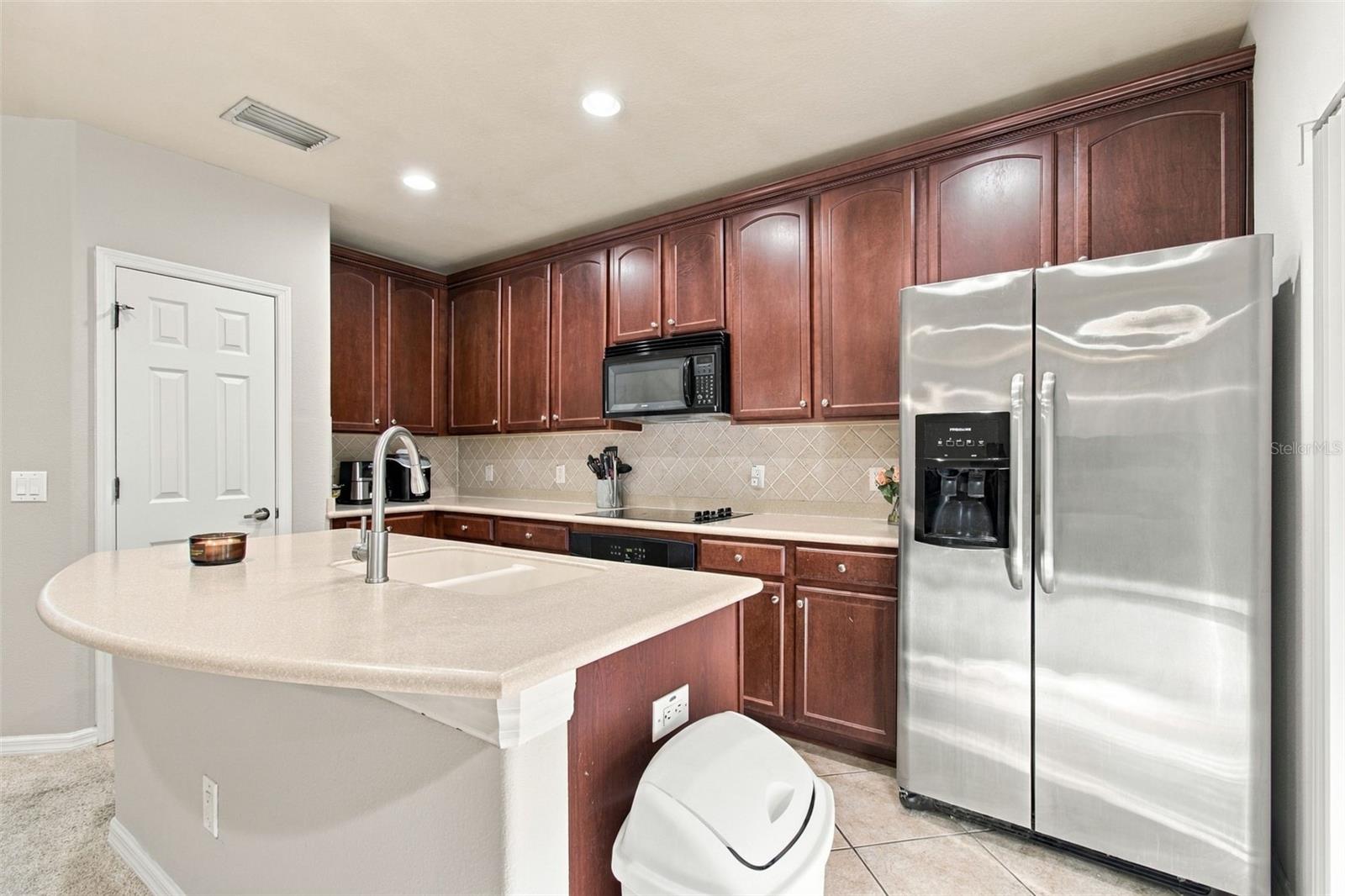 2951 Birchcreek Dr Property Photo 6