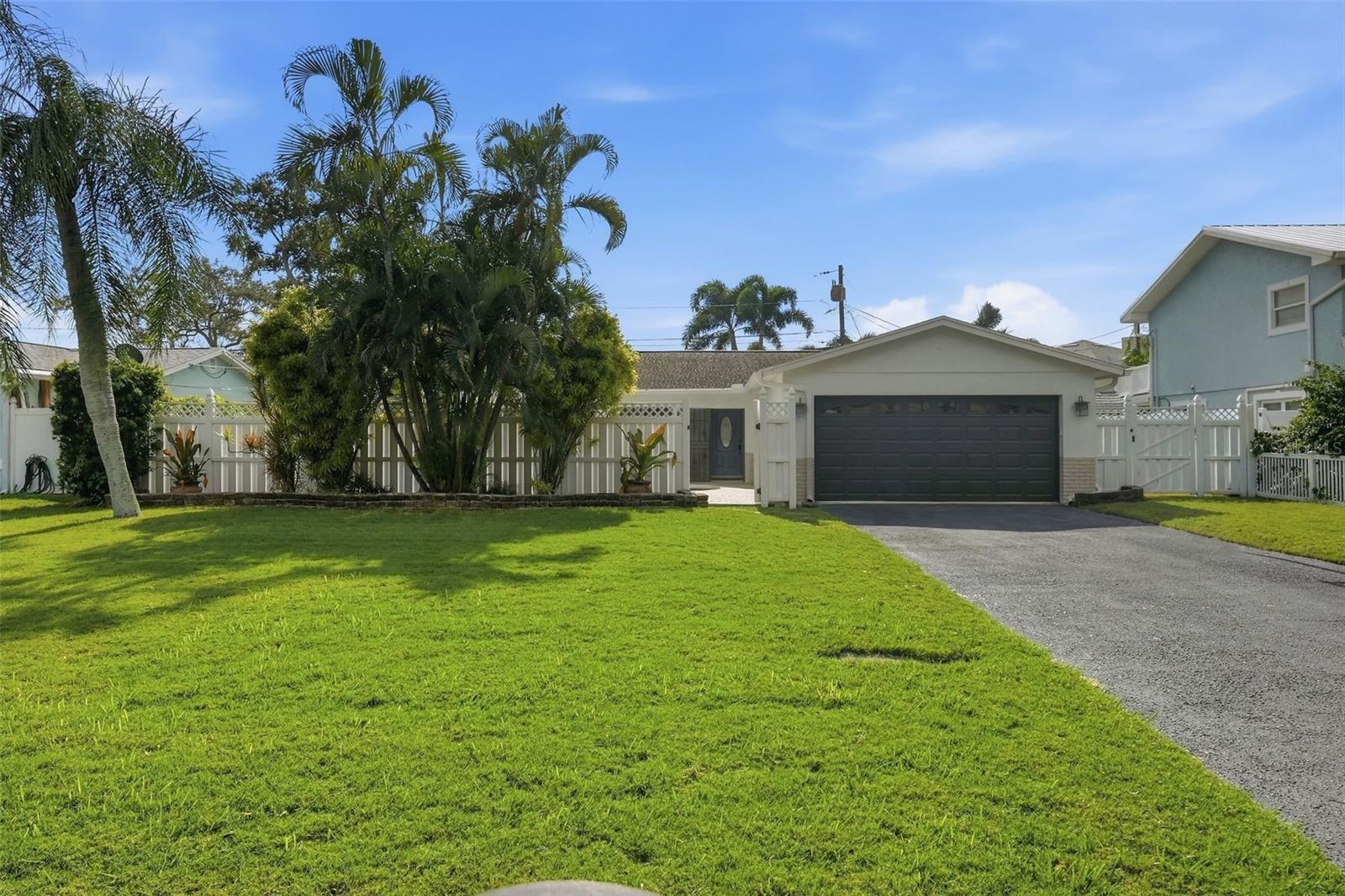 5860 Bayshore Dr Property Photo 2