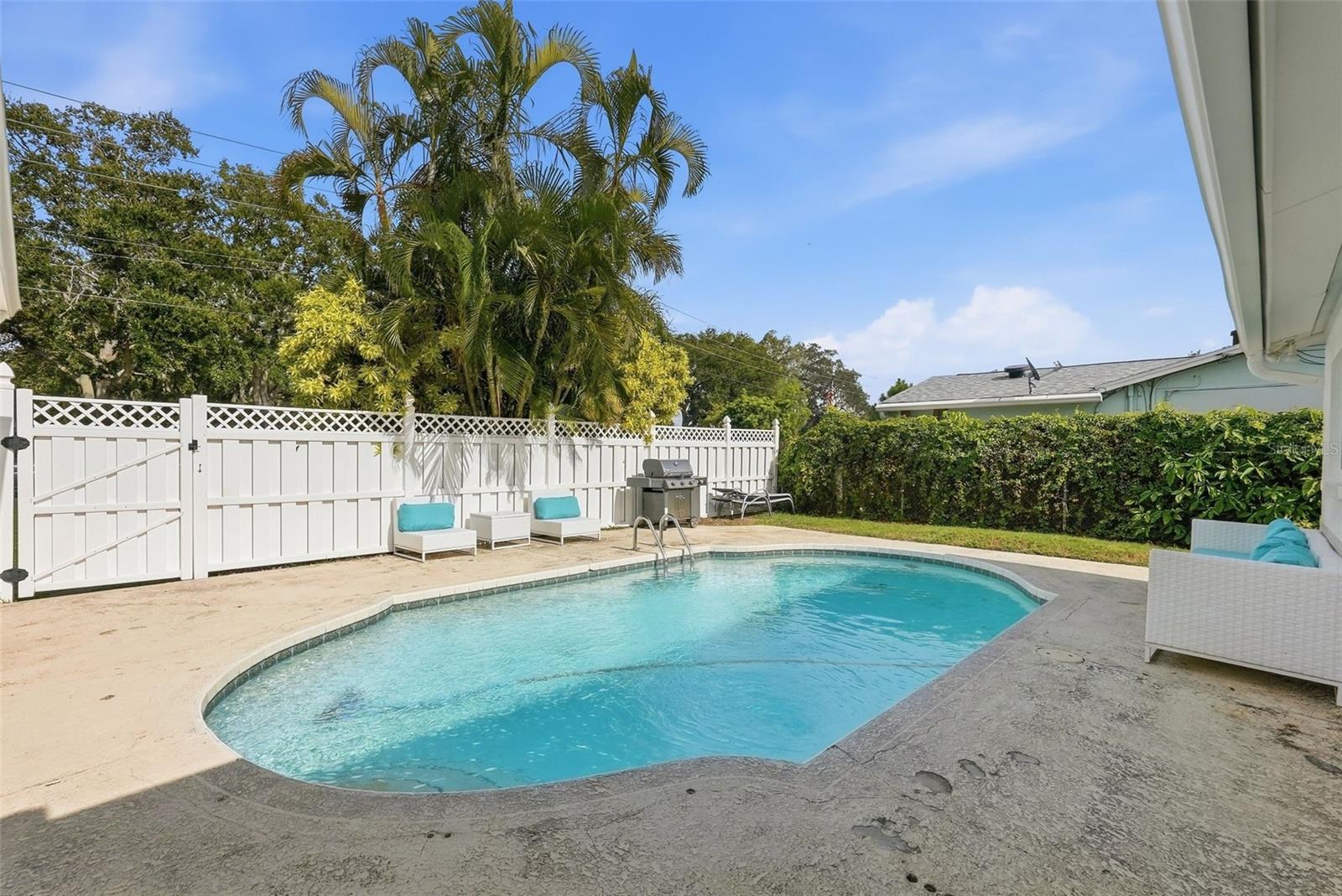 5860 Bayshore Dr Property Photo 25
