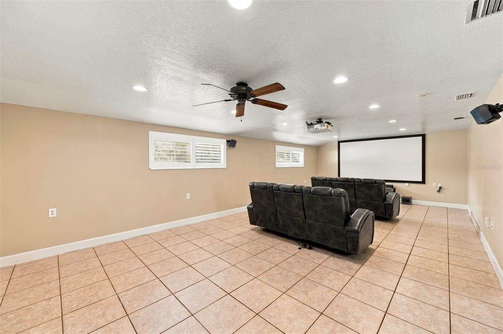 115 Hickory Creek Dr Property Photo 29