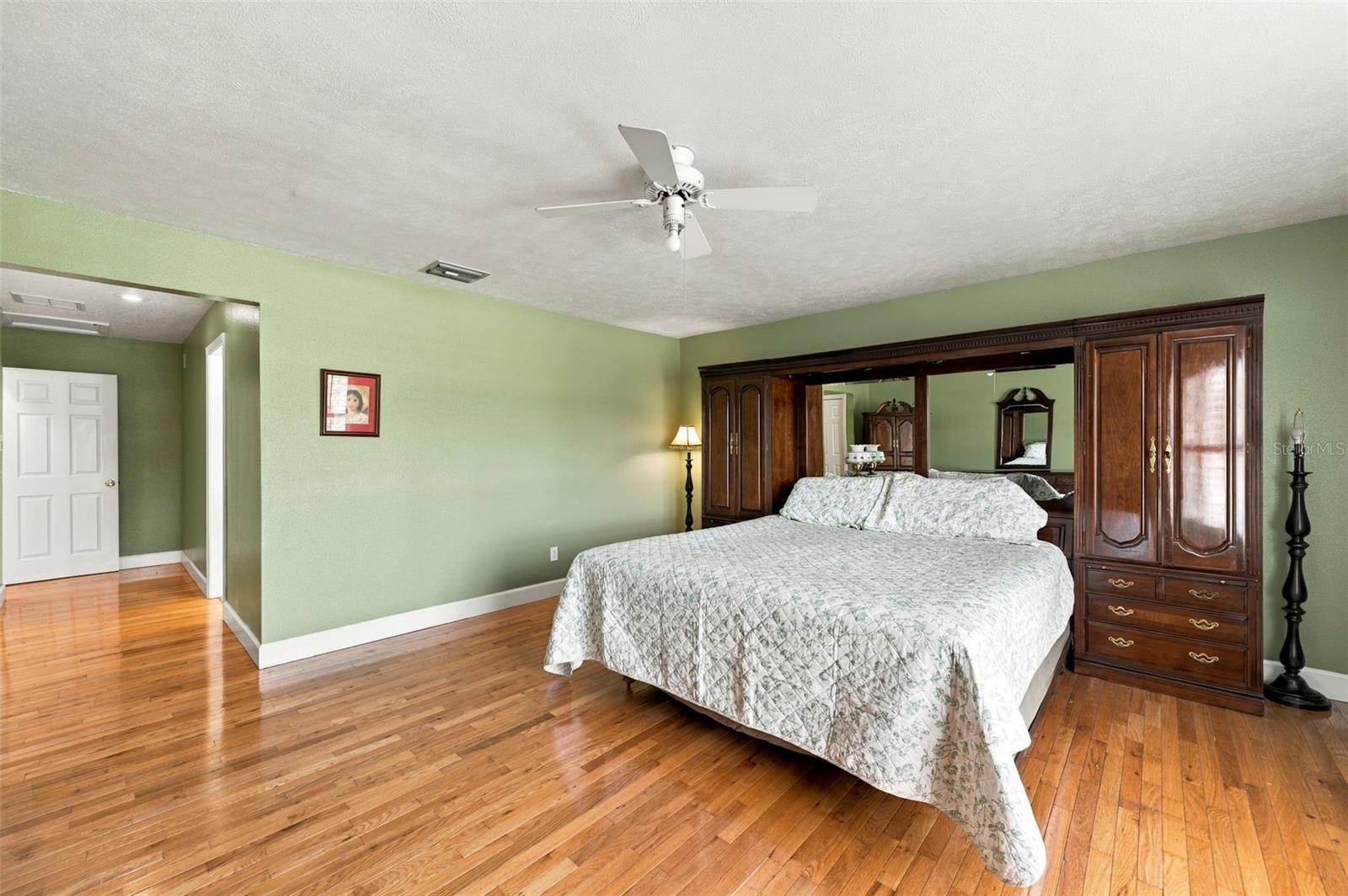 115 Hickory Creek Dr Property Photo 42