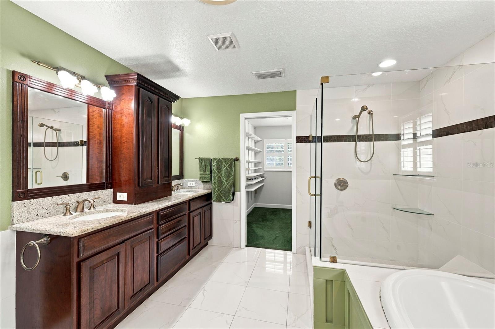 115 Hickory Creek Dr Property Photo 44
