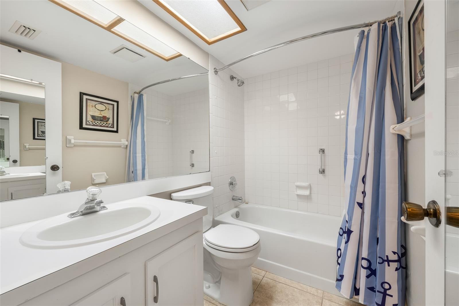 210 Woodlake Wynde Property Photo 17
