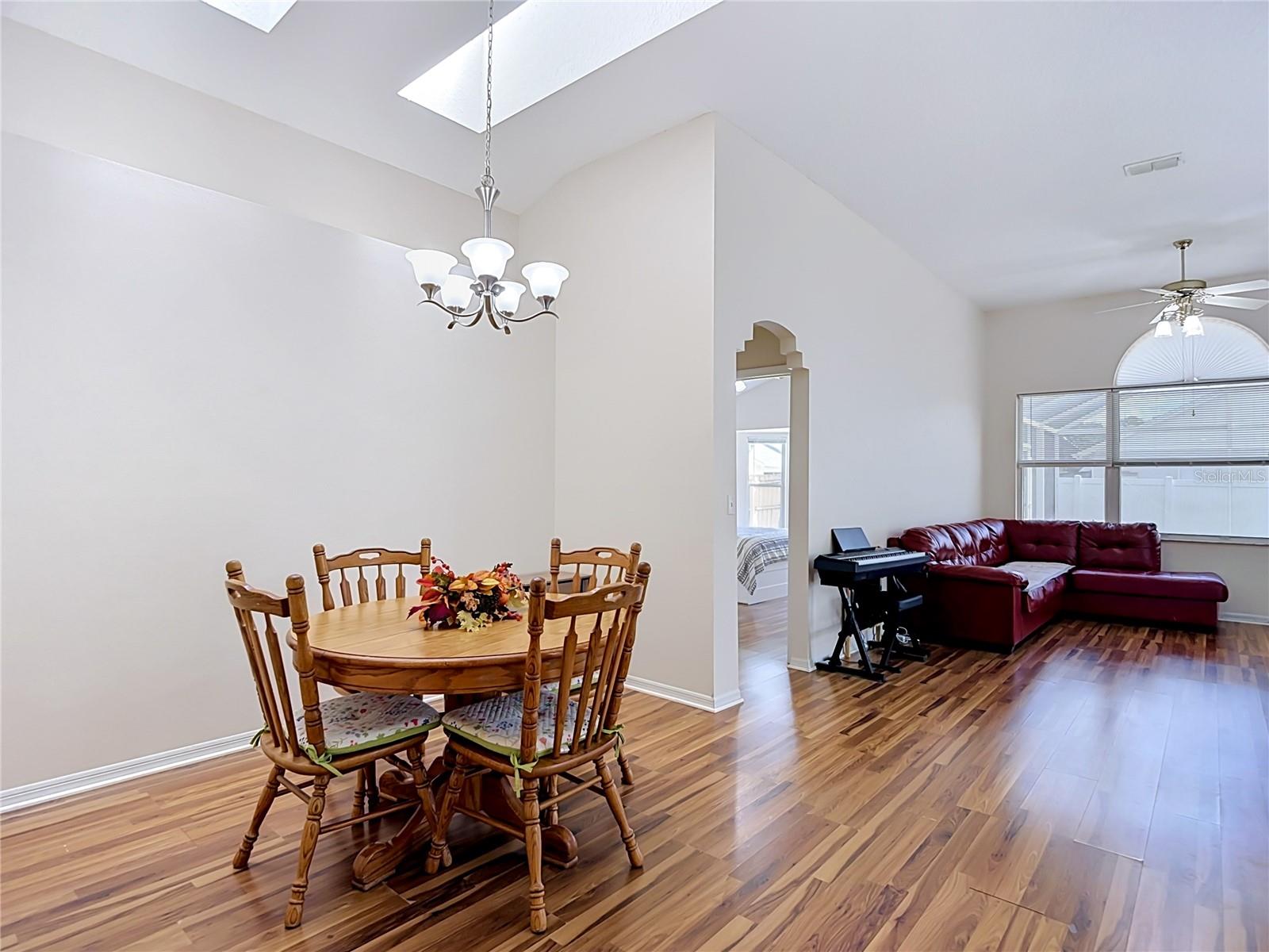 5818 Azure Dr Property Photo 6