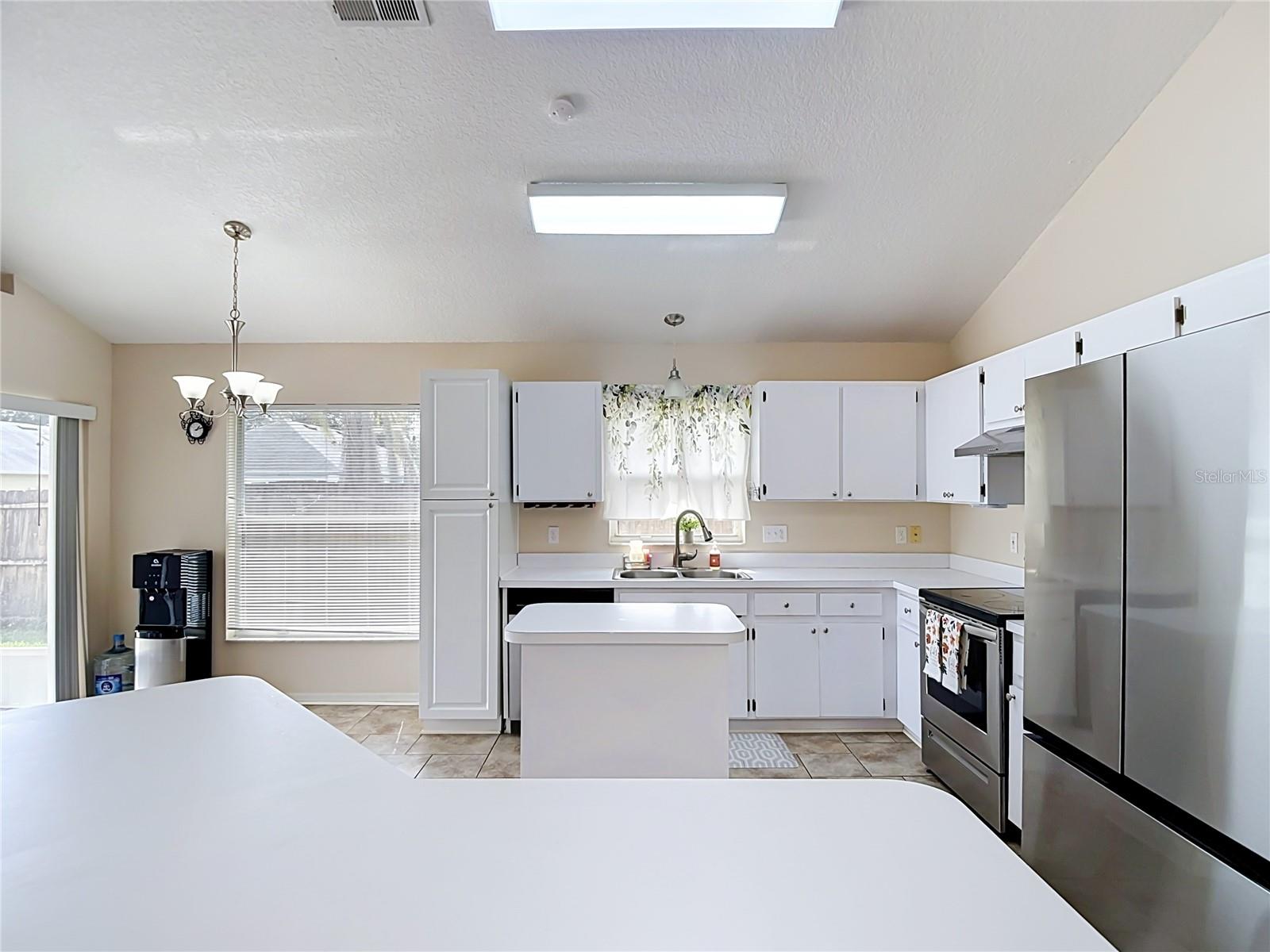 5818 Azure Dr Property Photo 12