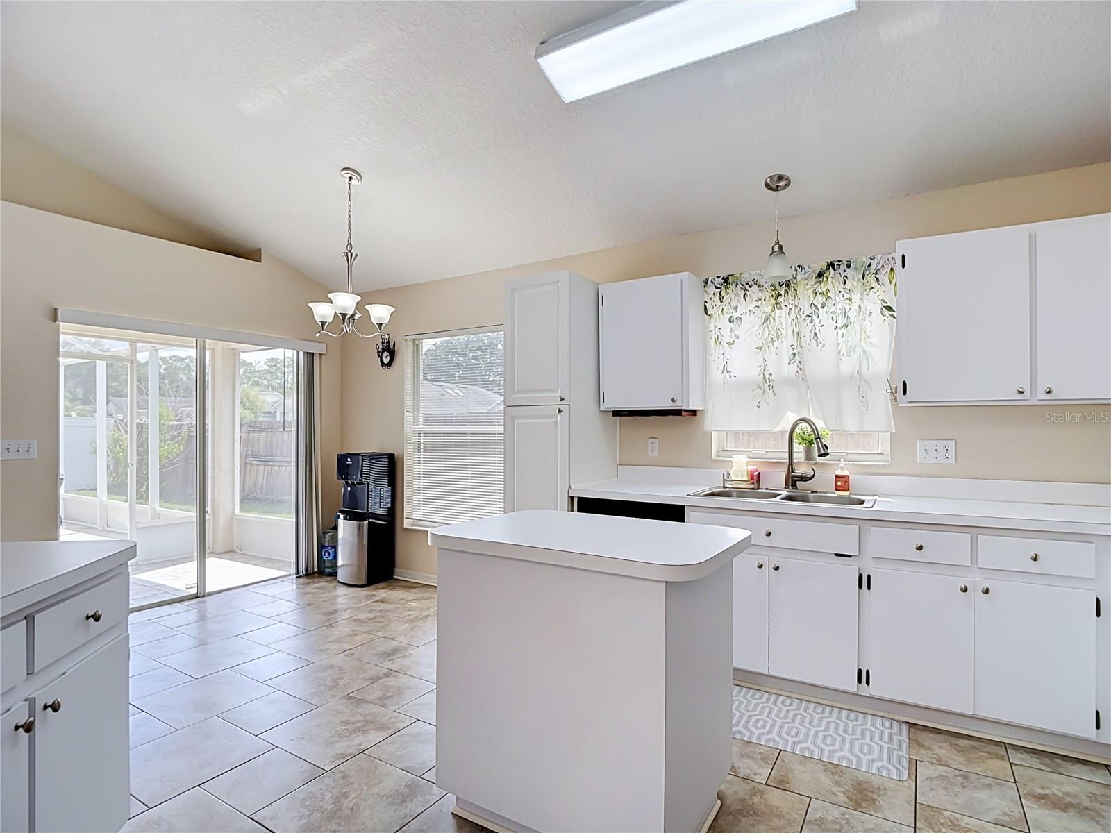 5818 Azure Dr Property Photo 13
