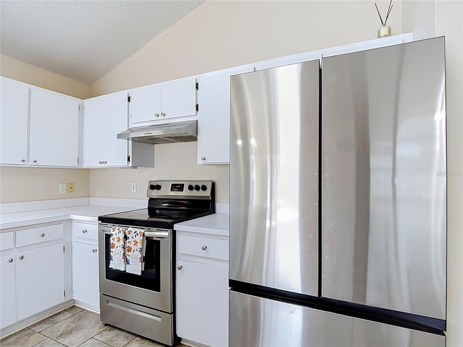 5818 Azure Dr Property Photo 14