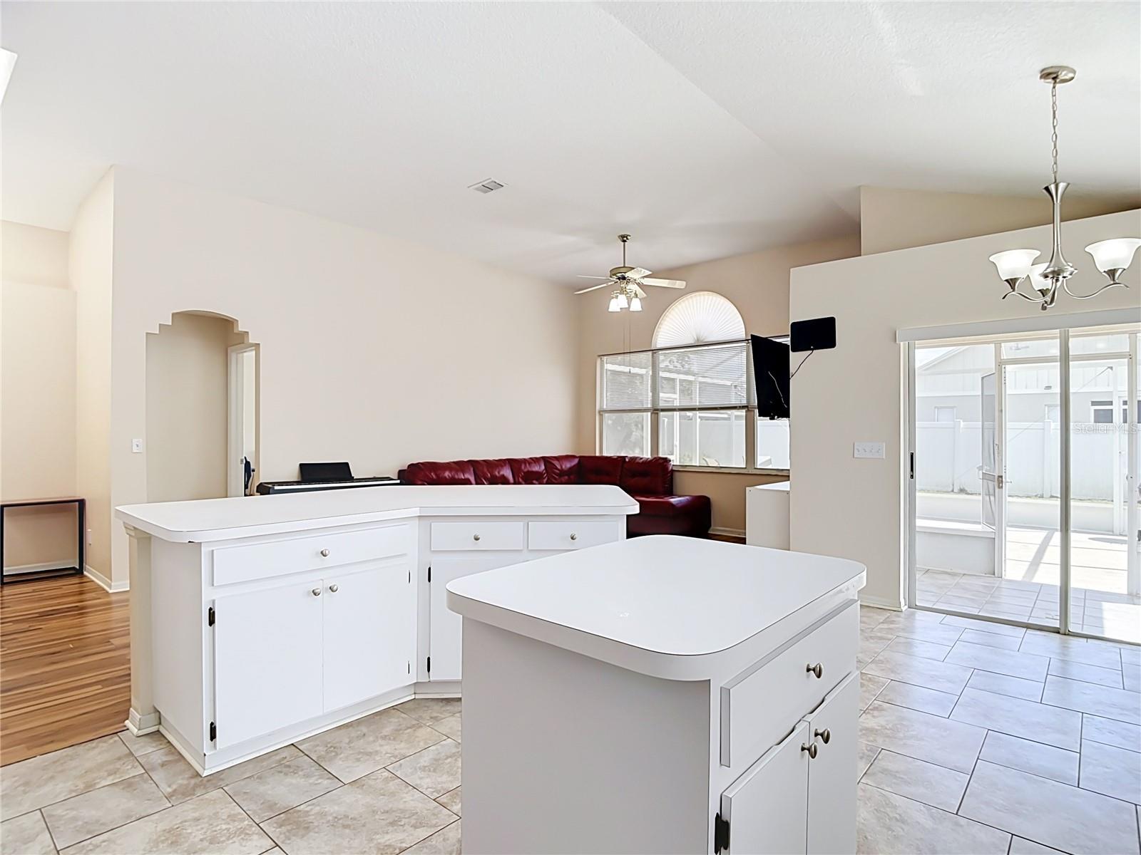 5818 Azure Dr Property Photo 17