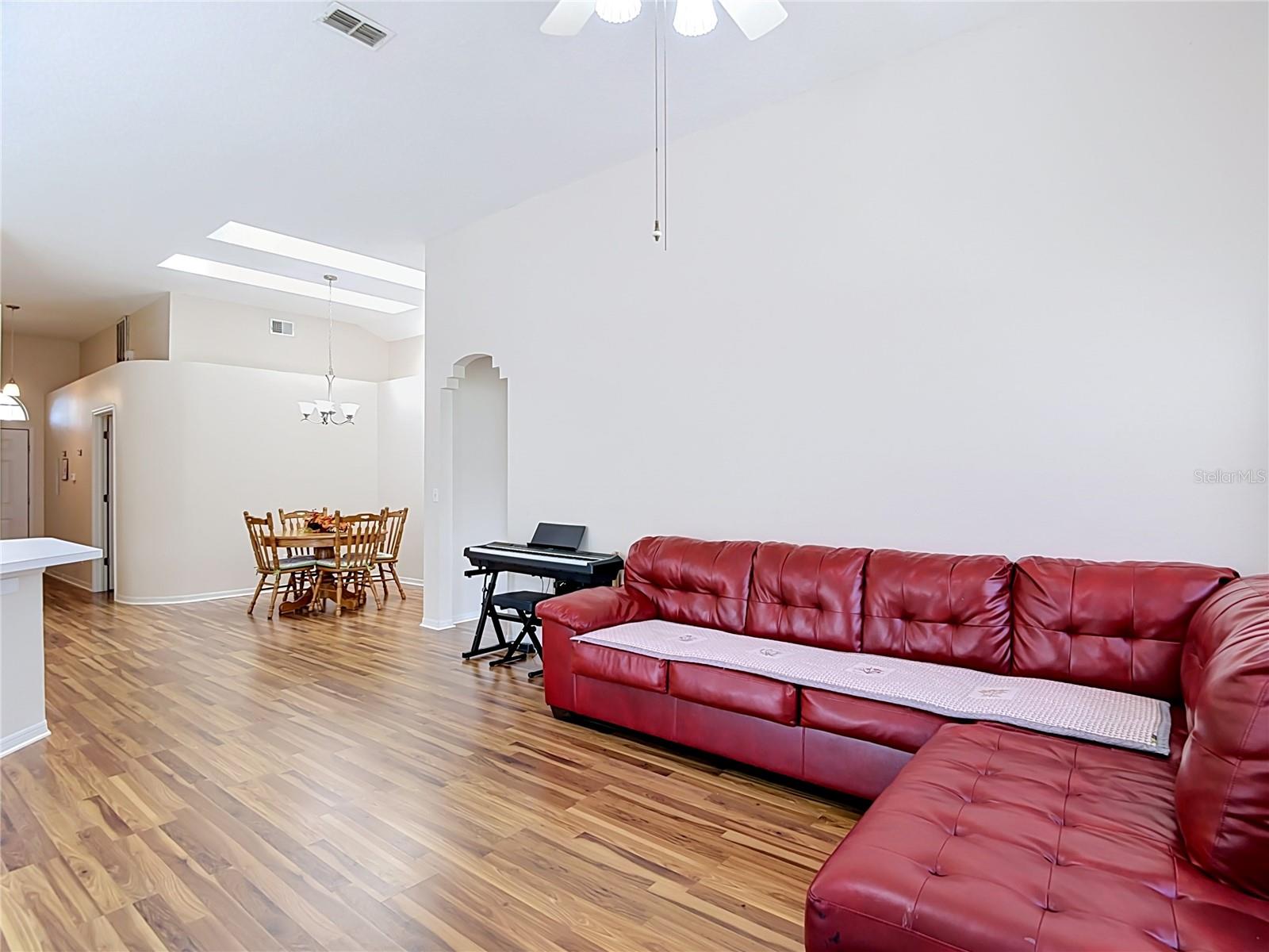 5818 Azure Dr Property Photo 27